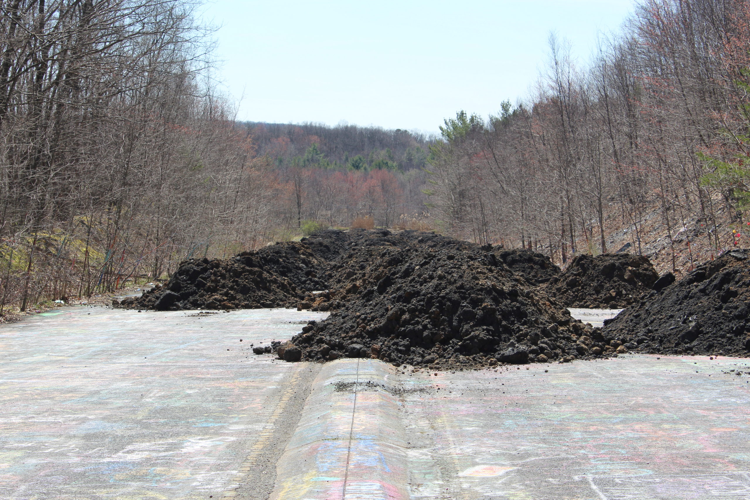 Graffiti Highway No More Impromptu Unofficial Tourist Attraction To Be Covered The Shenandoah Sentinel