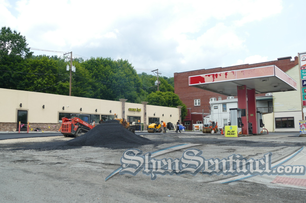 Cocoa Hut gets new pavement The Shenandoah Sentinel