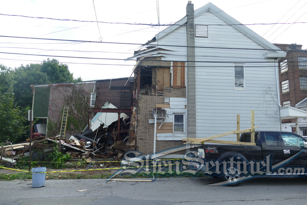Abandoned Lith's Club building undergoing demolition The Shenandoah